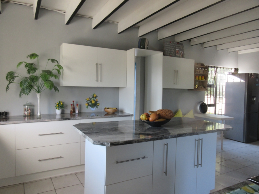 4 Bedroom Property for Sale in Bathurst Eastern Cape